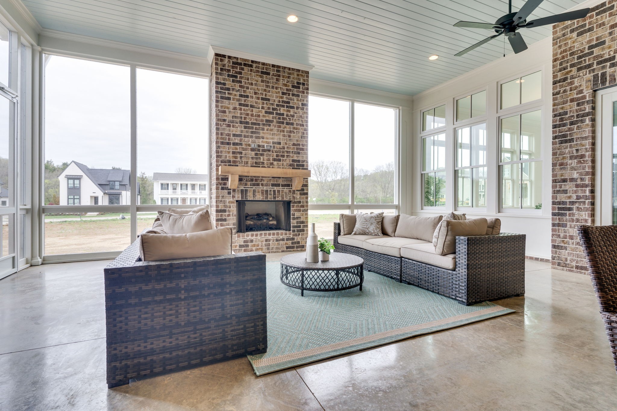 6076 Pasquo Road Nashville, TN 37221 - Photo 59 of 69 a living room with furniture and a large window
