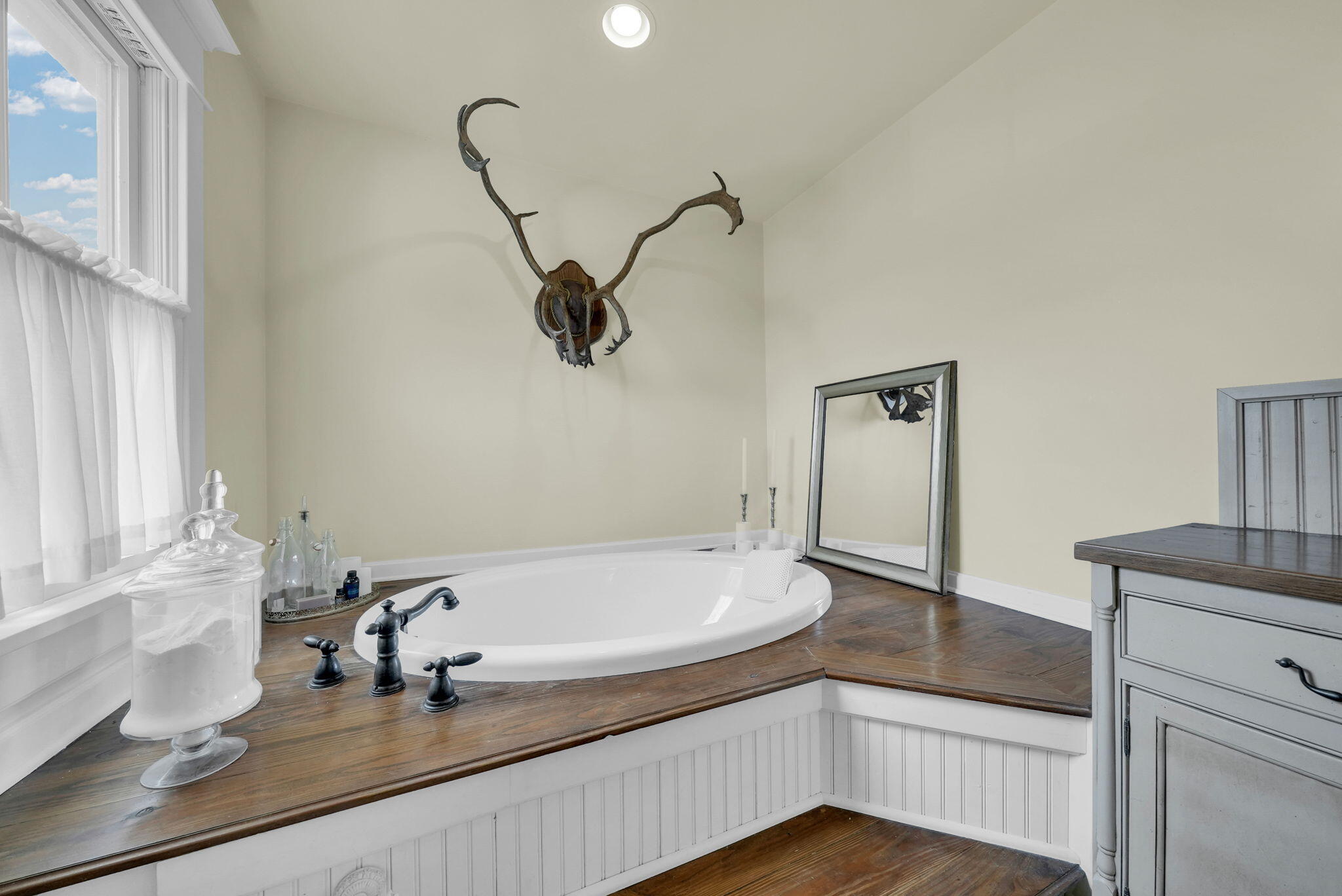 6232 River Road Benzonia, MI 49616 - Photo 42 of 106 Gallery Image 42