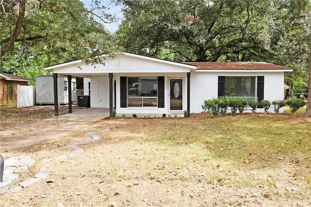 $172,000 | 5819 Caroline Drive, Alexandria, LA 71301