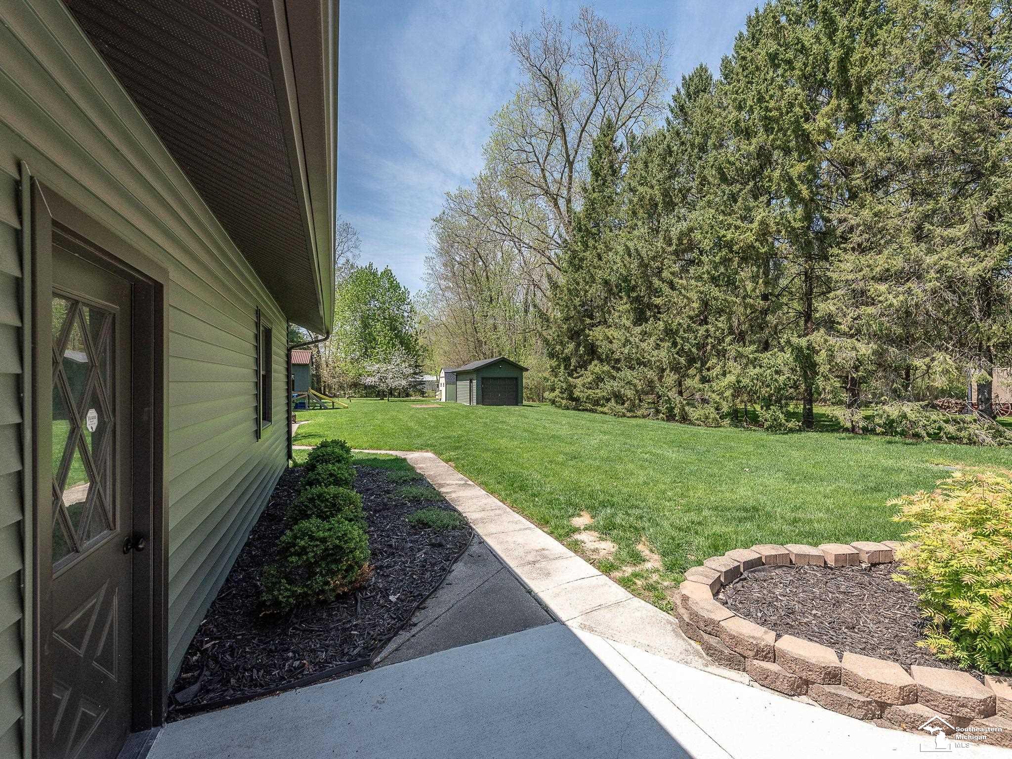 13725 Grafton Road Carleton, MI 48117 - Photo 31 of 51 50173491-c51c5953-243a-4cf0-b384-10b6577fc7ba.JPG