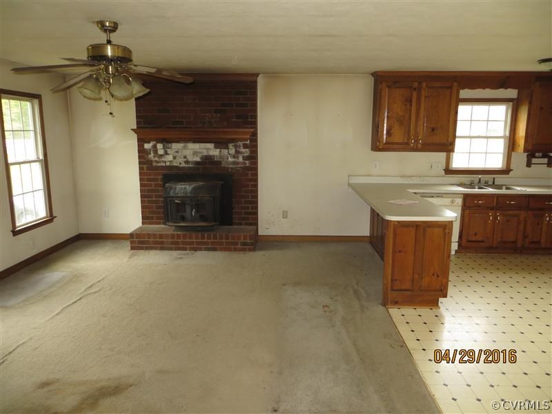 2586 Dorrell Road Aylett, VA 23009 - Photo 2 of 8 Gallery Image 2