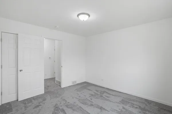 $239,900 | 54 Hillcrest Avenue, Fox Lake, IL 60020