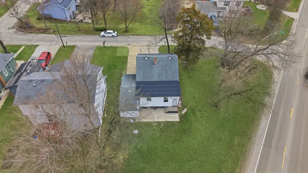 $239,900 | 54 Hillcrest Avenue, Fox Lake, IL 60020