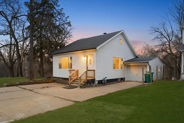 $239,900 | 54 Hillcrest Avenue, Fox Lake, IL 60020