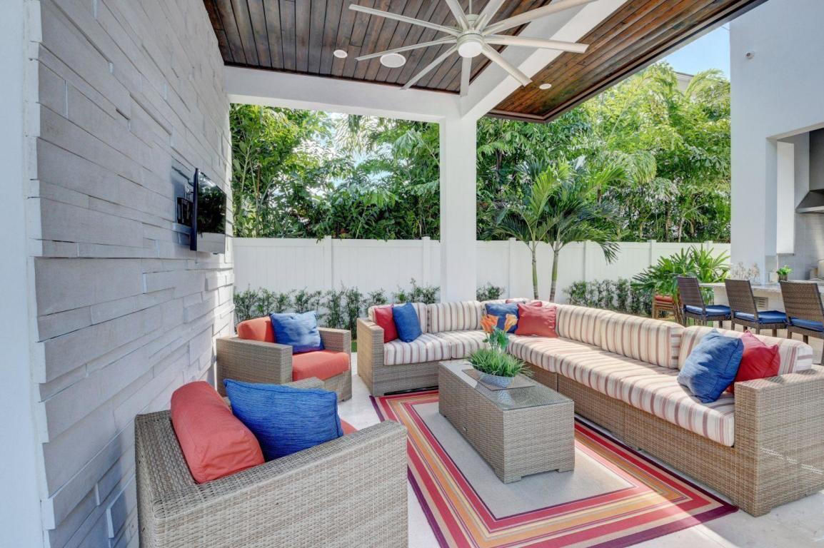 255 Northeast 3rd Court Boca Raton, FL 33432 - Photo 16 of 19 backyard