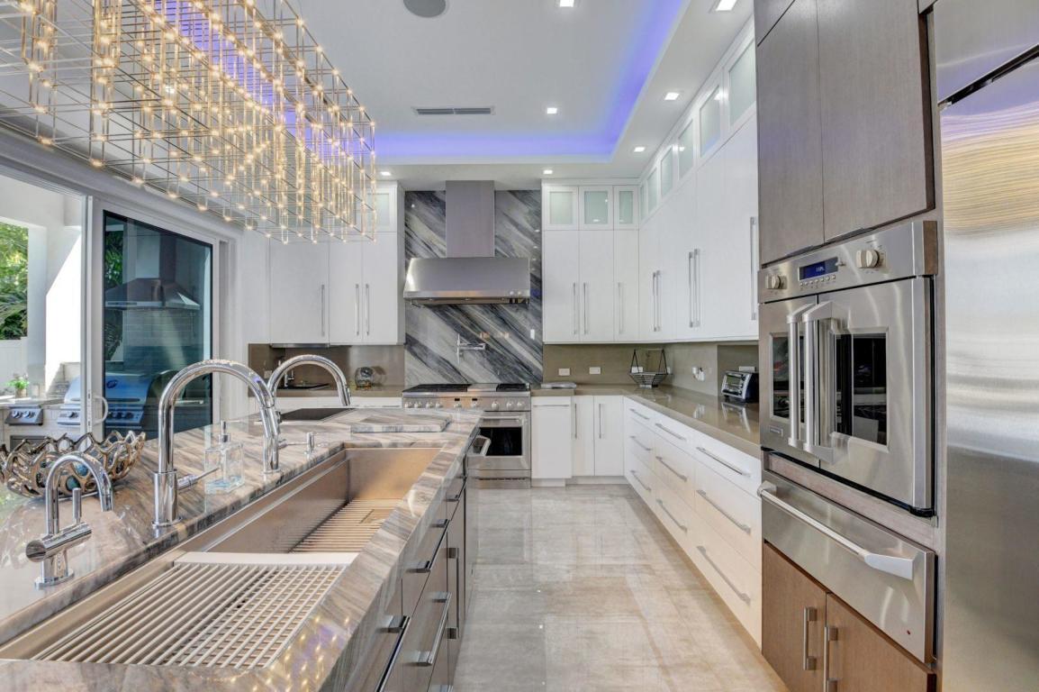 255 Northeast 3rd Court Boca Raton, FL 33432 - Photo 4 of 19 kitchen