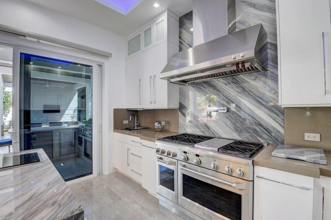 255 Northeast 3rd Court Boca Raton, FL 33432 - Photo 6 of 19 Kitchen