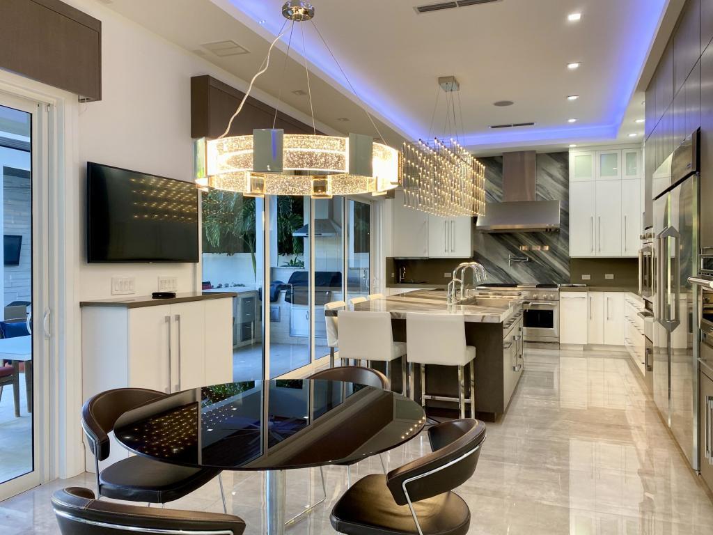 255 Northeast 3rd Court Boca Raton, FL 33432 - Photo 7 of 19 Kitchen