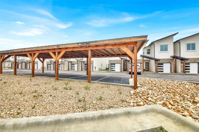 $1,789 | 21200 Portsmouth Cove, Unit 5, Lago Vista, TX 78645