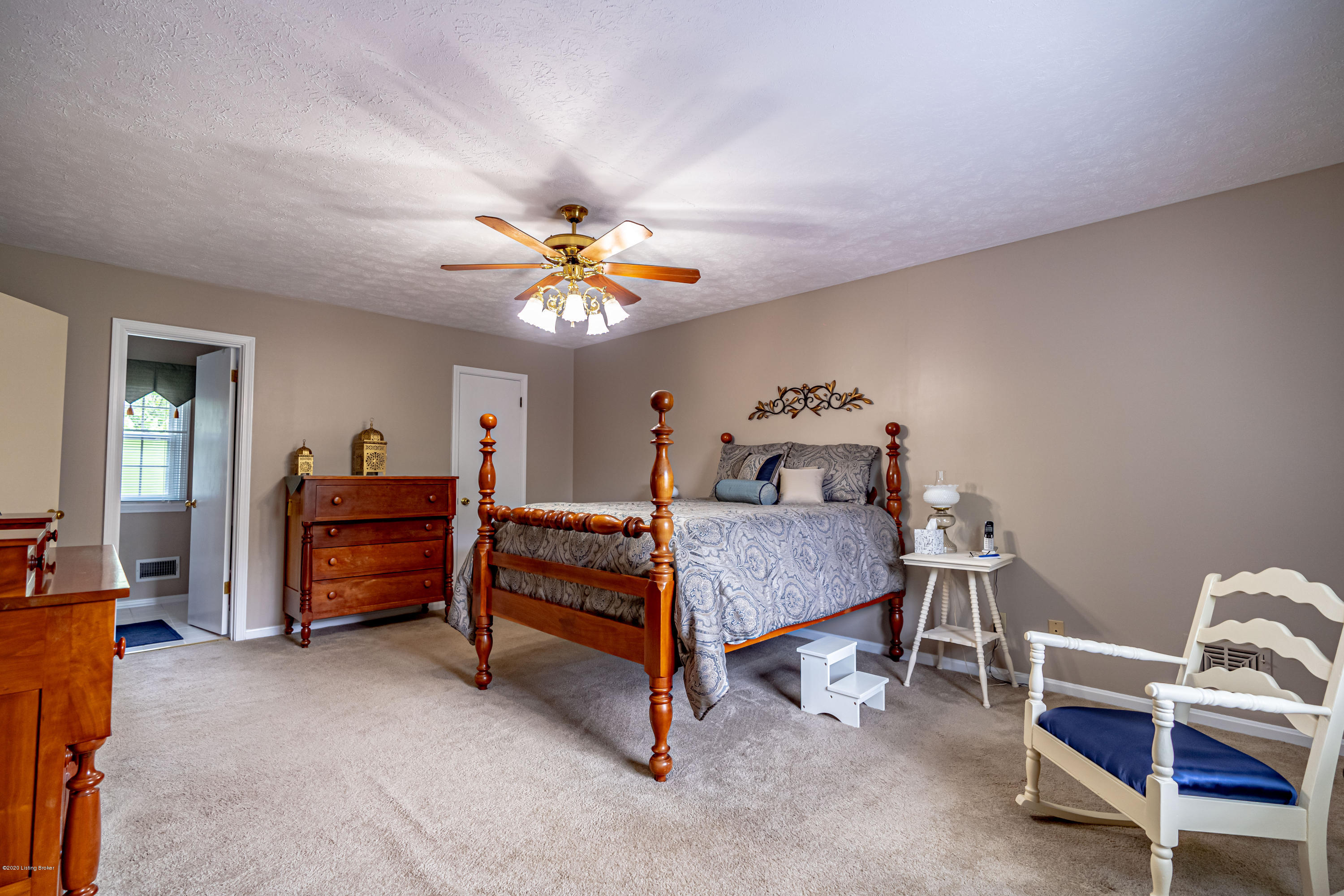 8933 La Costa Road Louisville, KY 40299 - Photo 9 of 64 DSC01113
