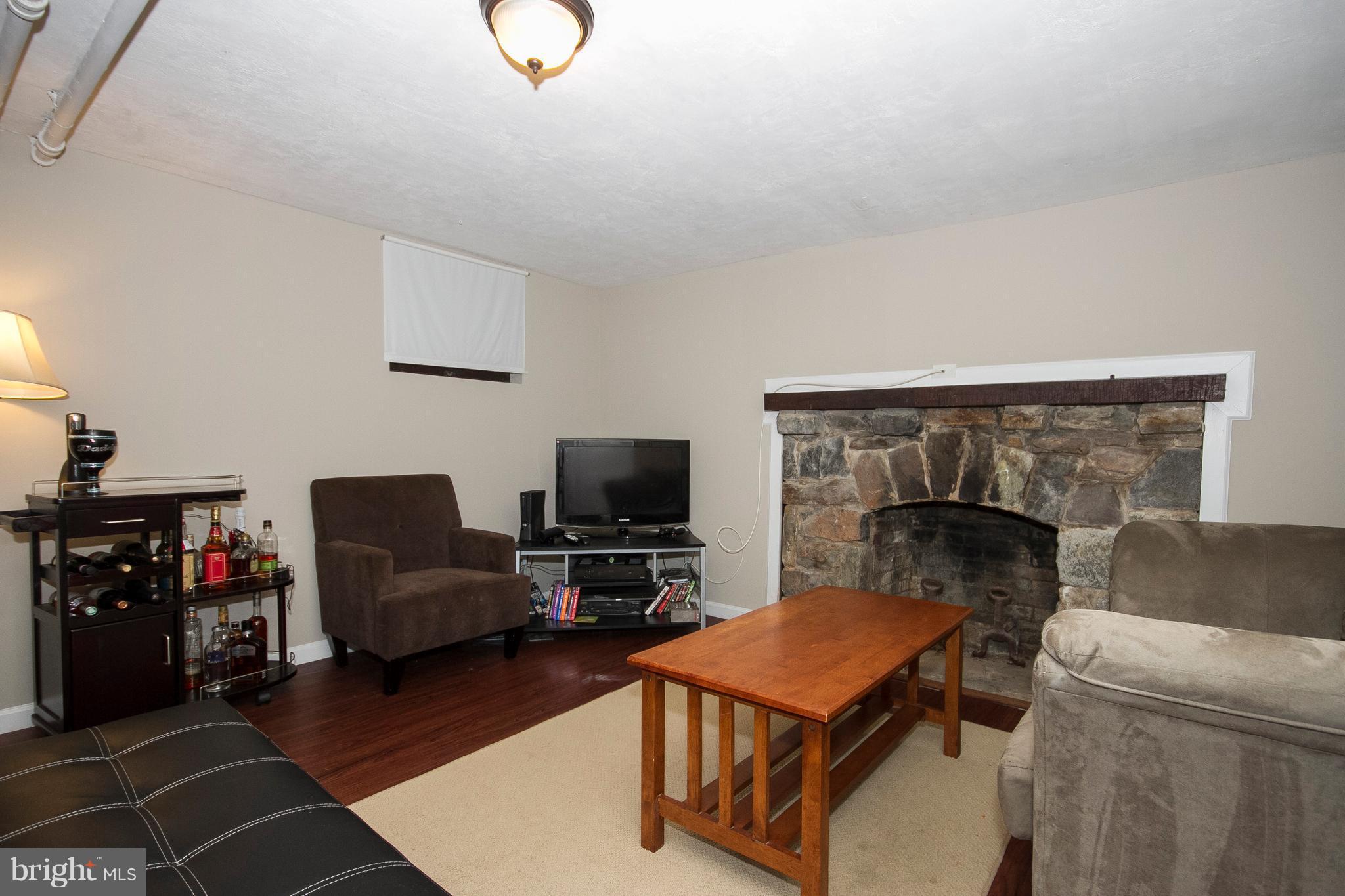 3604 Croydon Road Baltimore, MD 21207 - Photo 12 of 26 Family Room
