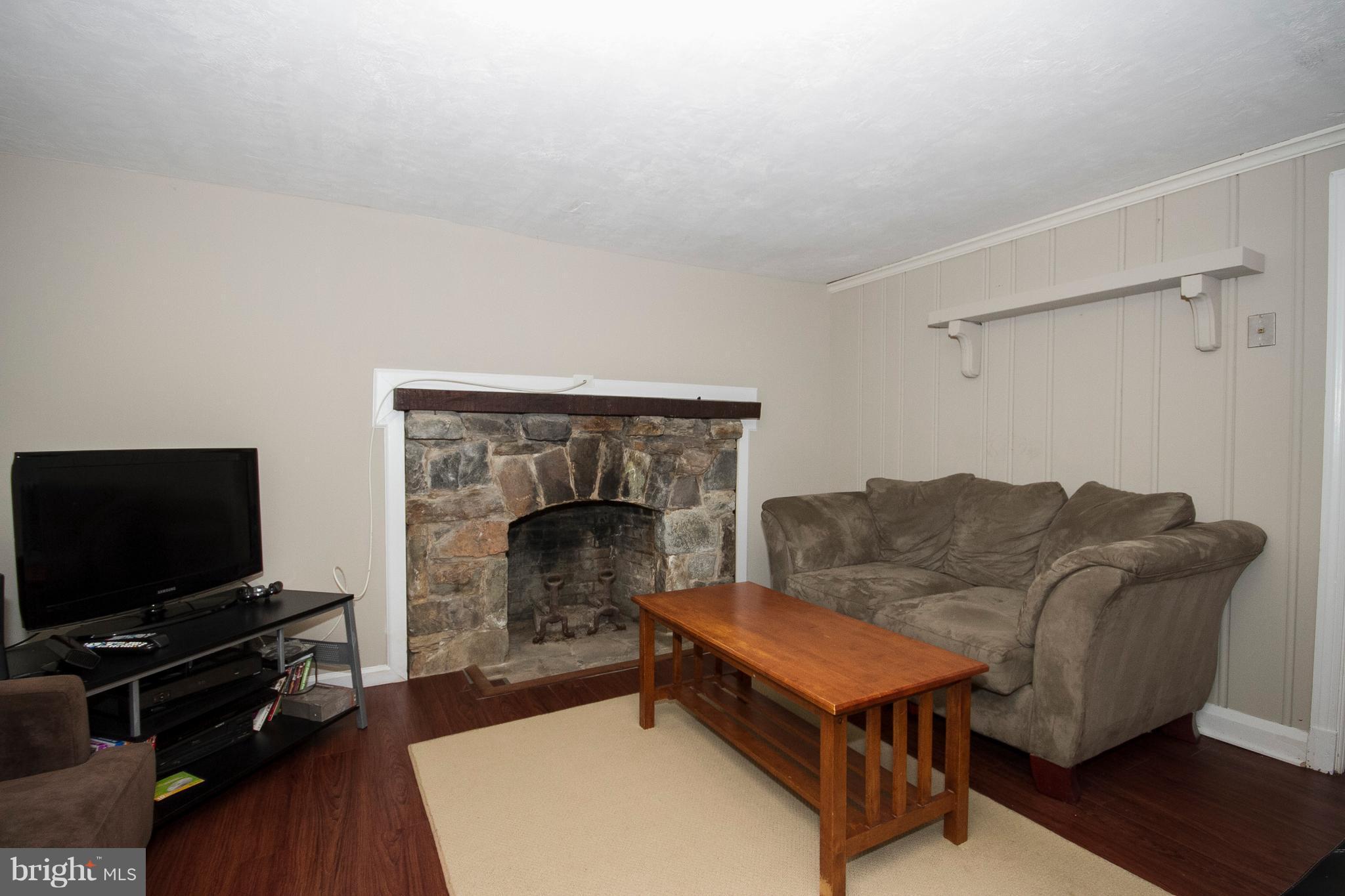 3604 Croydon Road Baltimore, MD 21207 - Photo 13 of 26 Family Room