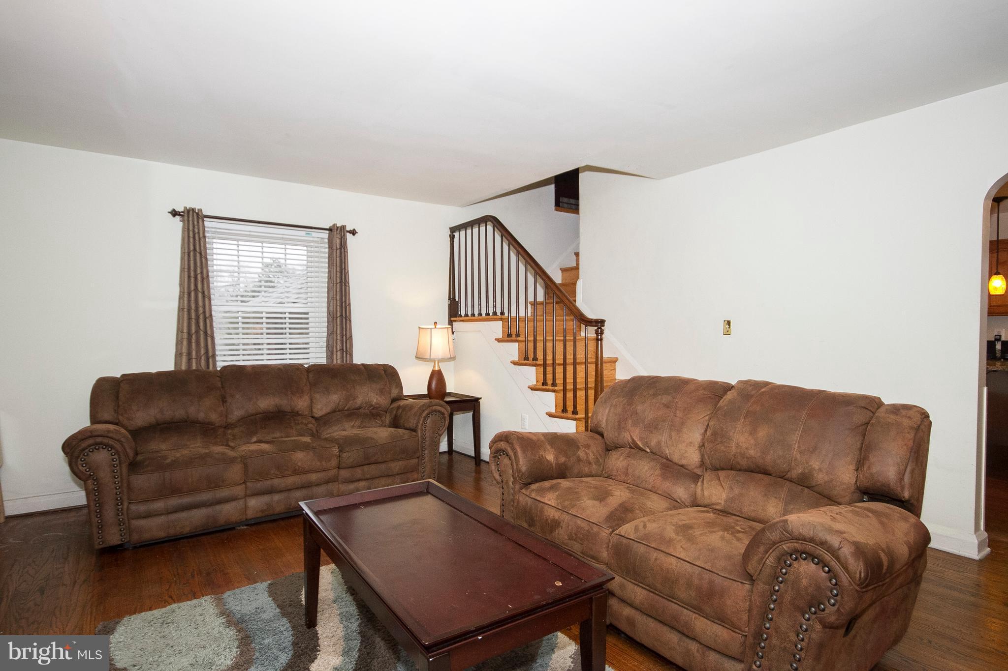 3604 Croydon Road Baltimore, MD 21207 - Photo 10 of 26 Living Room