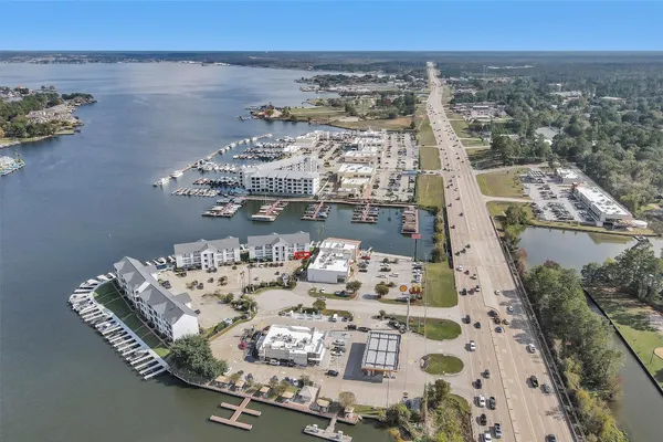 $365,000 | 168 Lake Point Boulevard, Unit 104, Montgomery, TX 77356