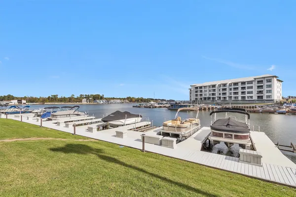$365,000 | 168 Lake Point Boulevard, Unit 104, Montgomery, TX 77356