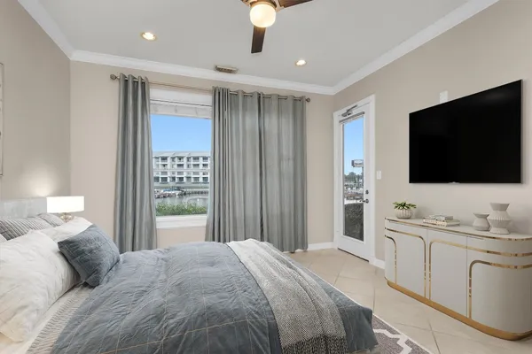 $365,000 | 168 Lake Point Boulevard, Unit 104, Montgomery, TX 77356