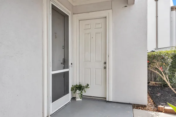 $365,000 | 168 Lake Point Boulevard, Unit 104, Montgomery, TX 77356