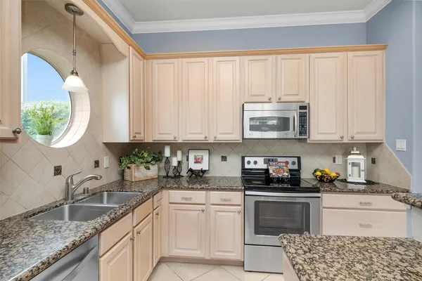 $365,000 | 168 Lake Point Boulevard, Unit 104, Montgomery, TX 77356