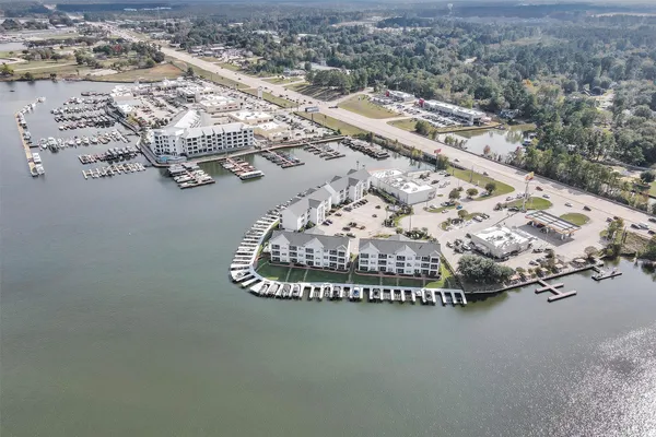 $365,000 | 168 Lake Point Boulevard, Unit 104, Montgomery, TX 77356