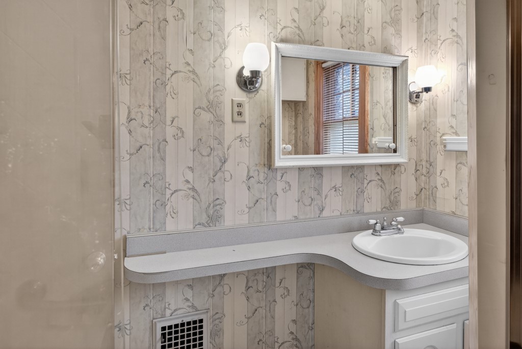 203 Elham Road Gates, NY 14624 - Photo 27 of 47