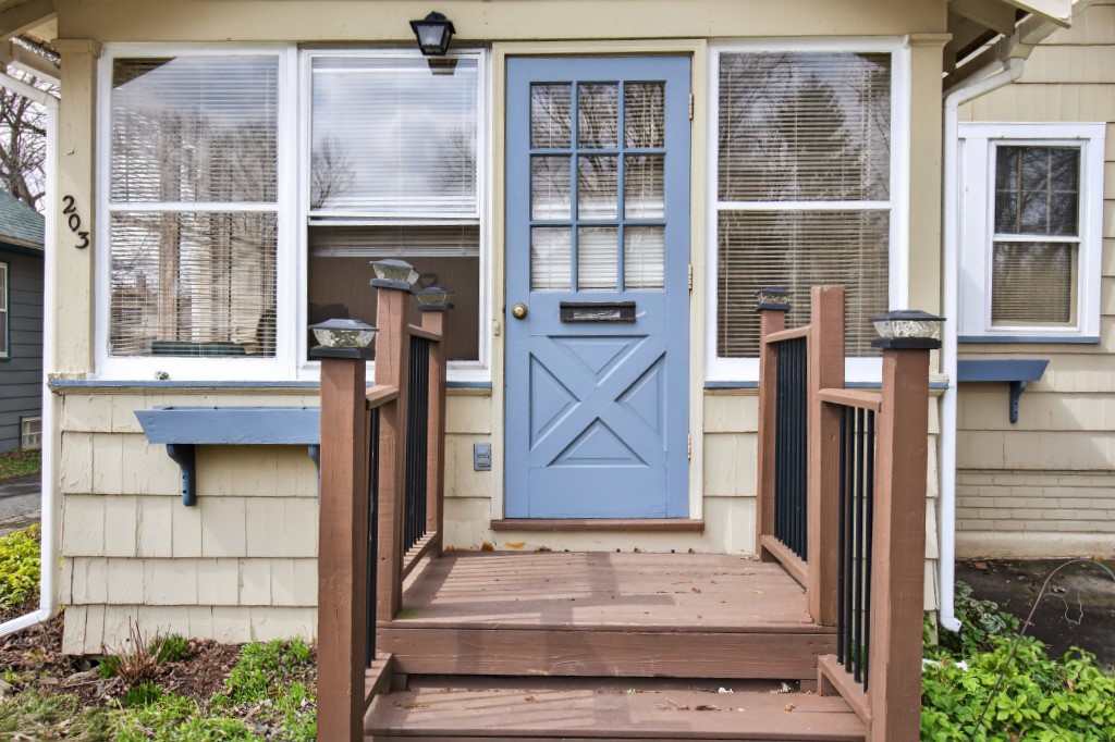 203 Elham Road Gates, NY 14624 - Photo 5 of 47