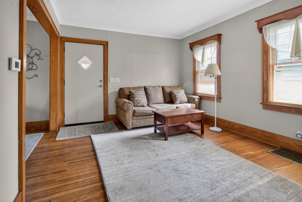 203 Elham Road Gates, NY 14624 - Photo 8 of 47