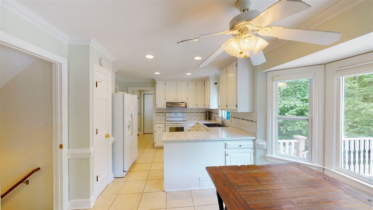 15 Strawberry Ridge Lane Durham, NC 27713 - Photo 5 of 30 Kitchen