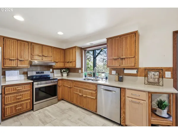 $1,099,000 | 2804 Arline Way, Eugene, OR 97403