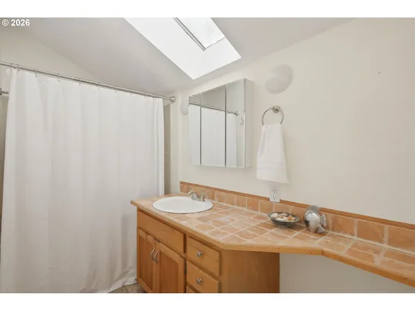 $1,099,000 | 2804 Arline Way, Eugene, OR 97403