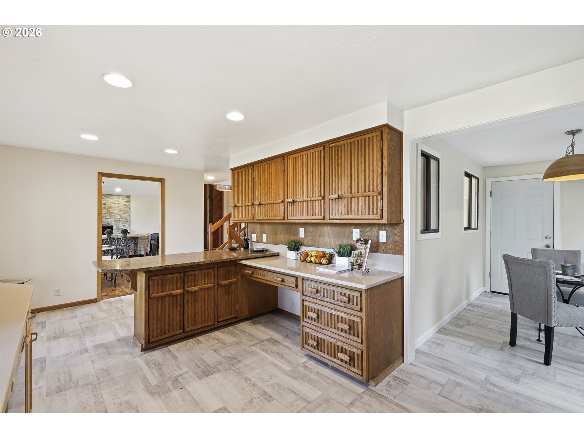 2804 Arline Way Eugene, OR 97403 - Photo 10 of 48