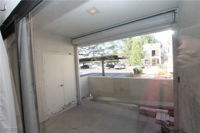 $1,295 | 4872 Nara Vista Way, Unit 104, Las Vegas, NV 89103