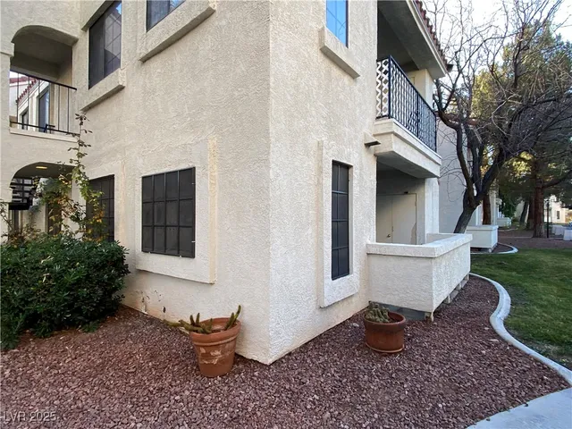 $1,295 | 4872 Nara Vista Way, Unit 104, Las Vegas, NV 89103