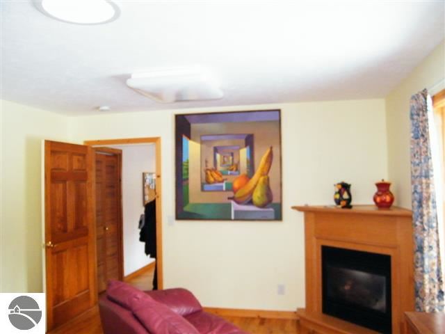 4362 North Omena Point Road Omena, MI 49674 - Photo 8 of 39 1784650-7.JPG