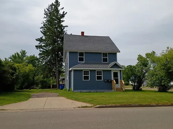 $249,900 | 501 East 9th Street, Merrill, WI 54452