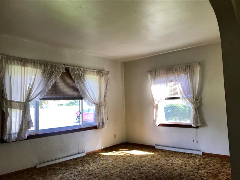 233 East McQuistion Road Butler, PA 16001 - Photo 4 of 11 Gallery Image 4