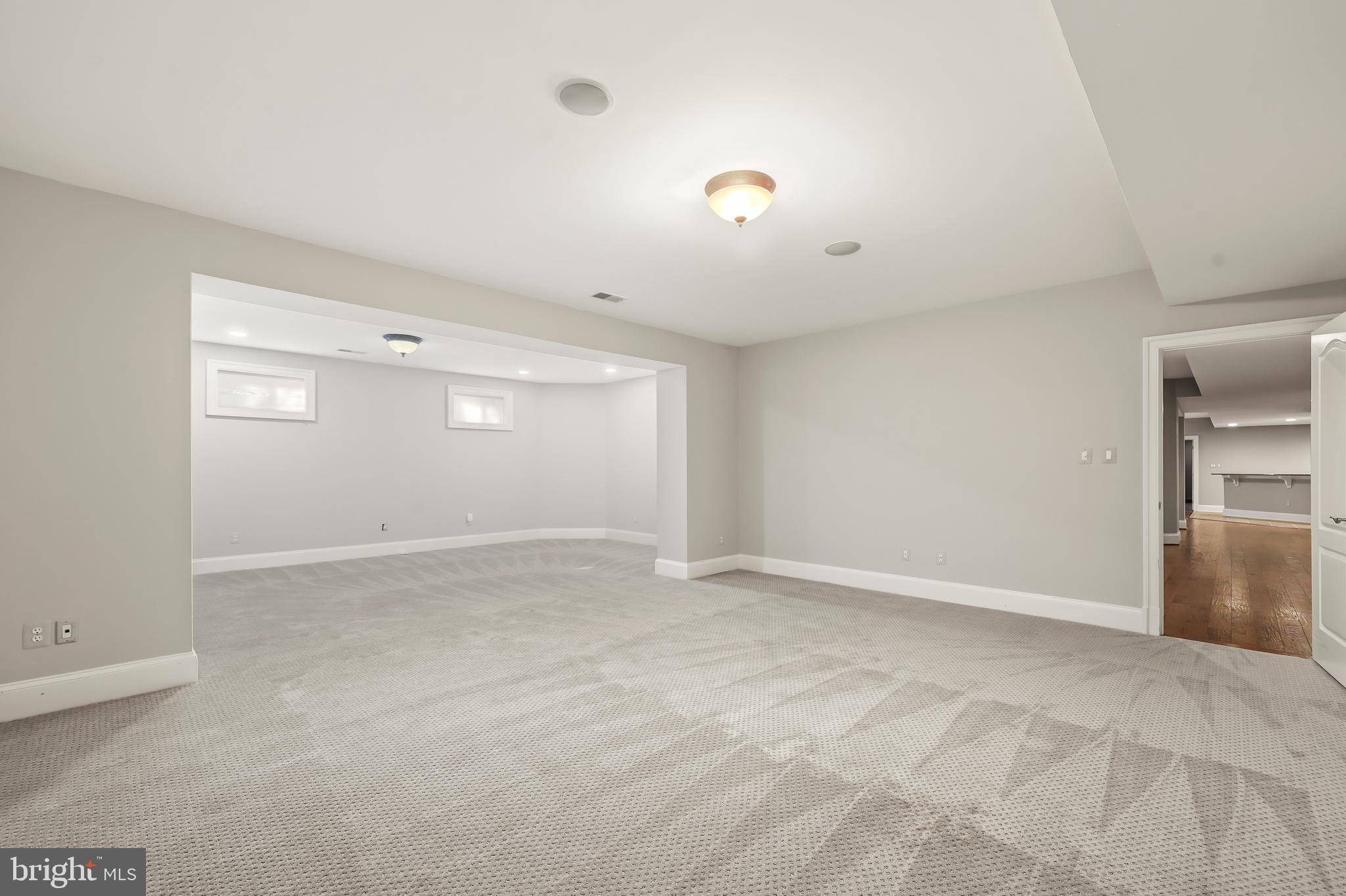 8340 Springhaven Garden Lane McLean, VA 22102 - Photo 58 of 76 an empty room with window