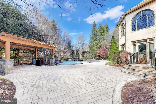$4,100,000 | 8340 Springhaven Garden Lane, McLean, VA 22102
