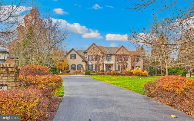 $4,100,000 | 8340 Springhaven Garden Lane, McLean, VA 22102