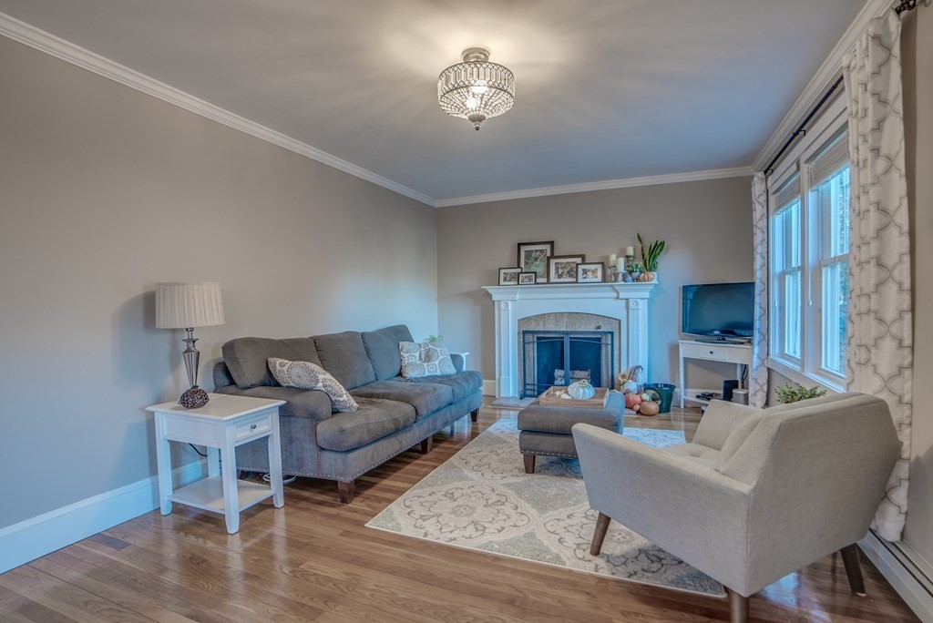 66 Pine Hill Road Bedford, MA 01730 - Photo 12 of 38