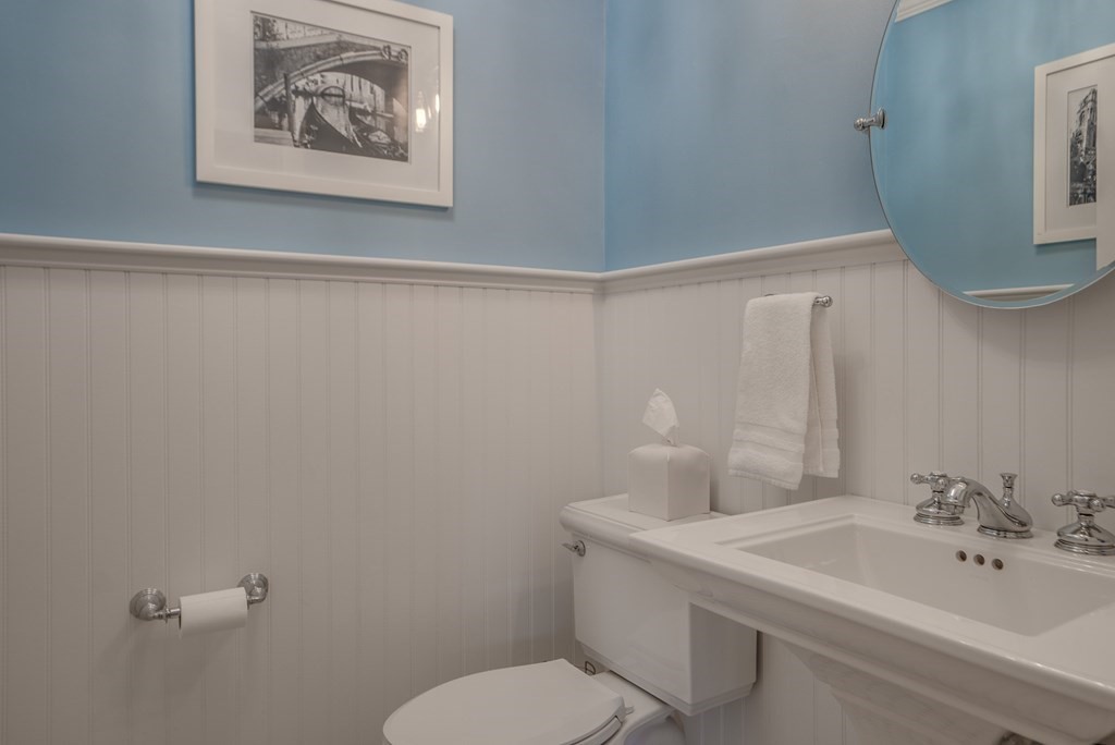 66 Pine Hill Road Bedford, MA 01730 - Photo 18 of 38