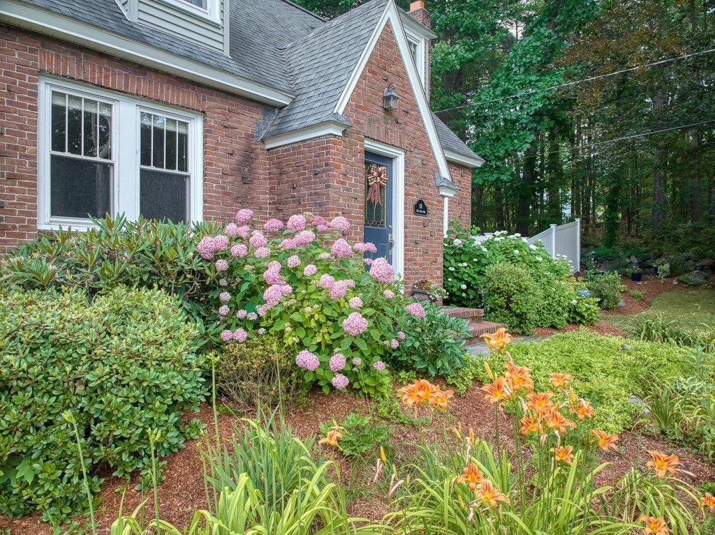 66 Pine Hill Road Bedford, MA 01730 - Photo 29 of 38