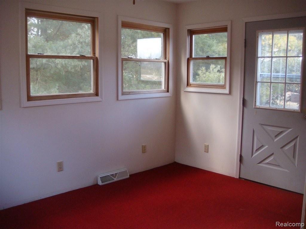 7115 Graham Road Jeddo, MI 48032 - Photo 9 of 23 Florida room