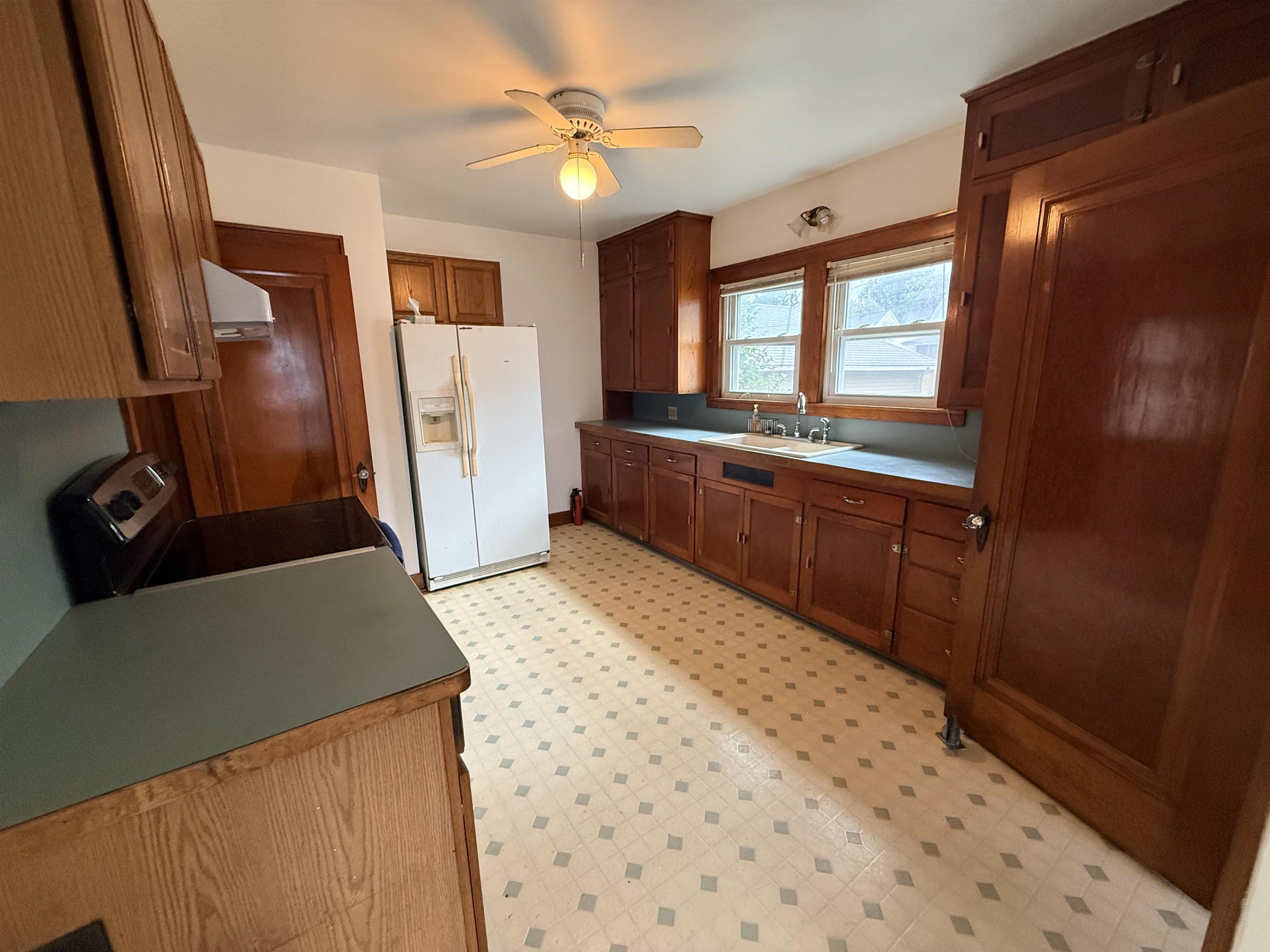809 Marsac Street Bay City, MI 48708 - Photo 6 of 30