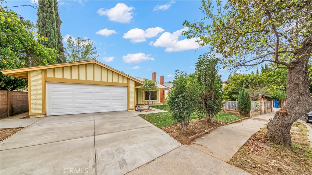 20010 Eccles Street Winnetka, CA 91306 - Photo 2 of 25