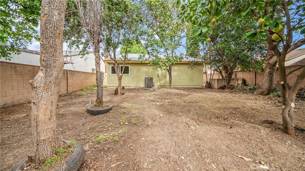 20010 Eccles Street Winnetka, CA 91306 - Photo 21 of 25