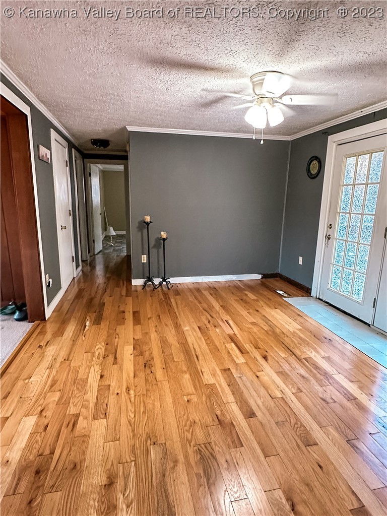 1652 Thunder Road Chapmanville, WV 25508 - Photo 19 of 31 Gallery Image 19