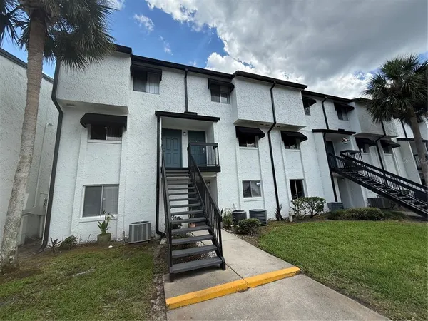 $142,900 | 4111 South Semoran Boulevard, Unit 3, Orlando, FL 32822