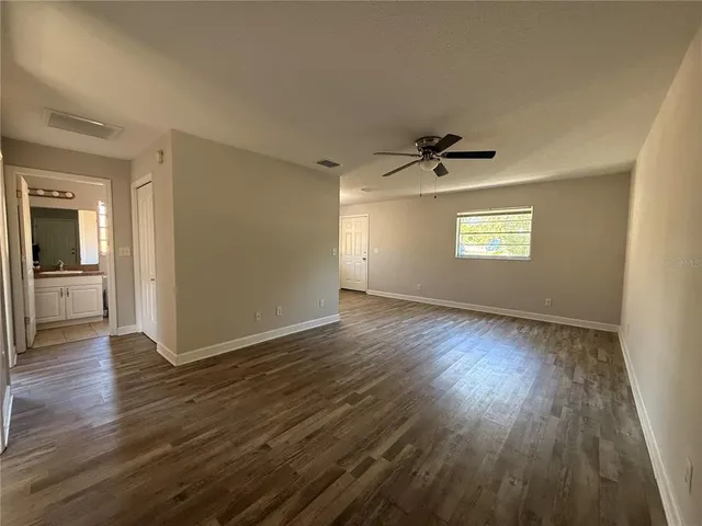 $1,600 | 5839 12th Street, Zephyrhills, FL 33542