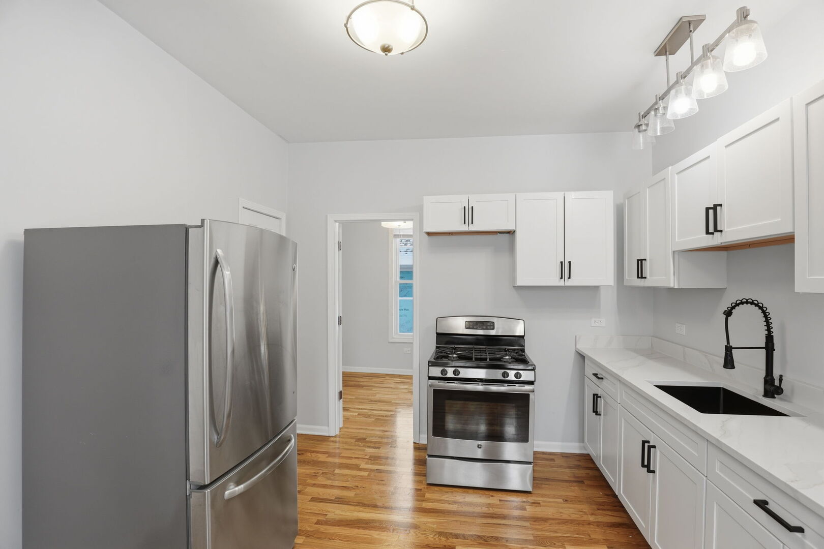 5256 South Carpenter Street Chicago, IL 60609 - Photo 11 of 20