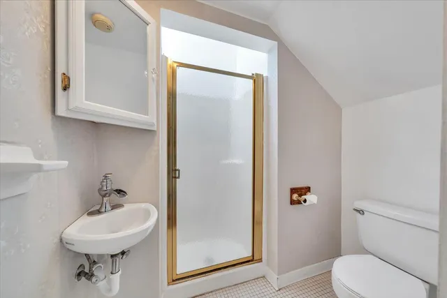 a picture of a bench in a white building